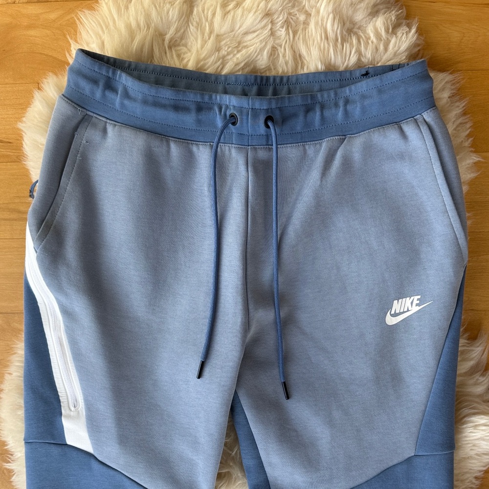 Nike Men’s Tech Blue Jogger Pants, size Small - Picture 2 of 6